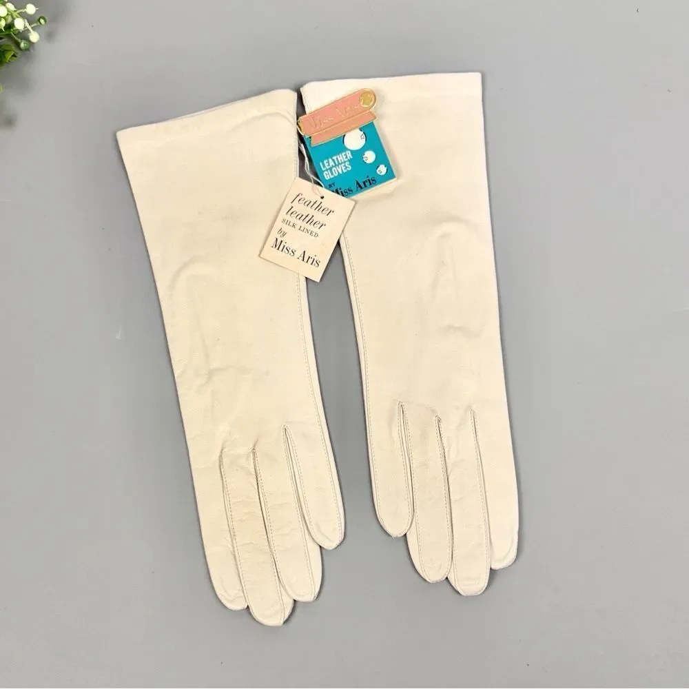 NWT Miss Aris White Ivory Leather Gloves Silk Lining Vintage size 7,5